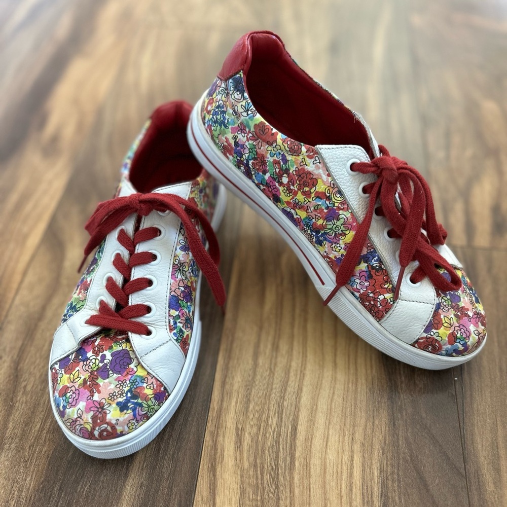 Brighton Blooms Sneakers Floral Theme Leather Women’s Sz5 Youth Size 3.5